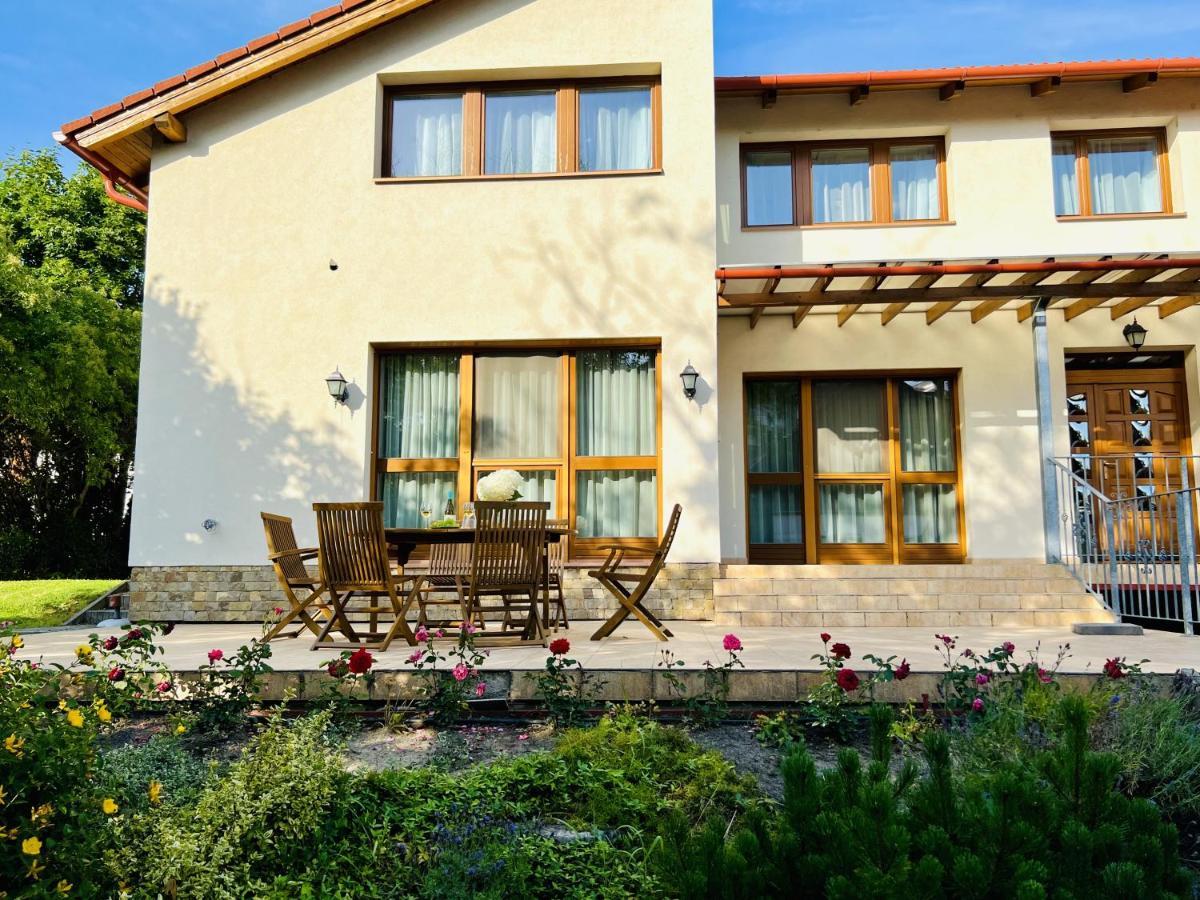 Villa Szofia Veszprem Apartments Экстерьер фото